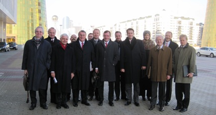 Vom 8. bis 11. November reiste unter Leitung des Ost-Ausschuss-Vorsitzenden Klaus Mangold eine zwölfköpfige Wirtschaftsdelegation durch drei Länder Zentralasiens