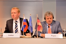 Sahen zahlreiche Kooperationsmöglichkeiten zwischen Deutschland und Russland beim Thema Wasser: Ost-Ausschuss-Geschäftsführer Rainer Lindner und der Stellvertretende Minister für Regionalentwicklung  der Russischen Föderation Anatolij Popov (rechts).
