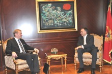 Geschäftsführer des Ost-Ausschusses Rainer Lindner (links) im Gespräch mit dem Präsidenten der Republik Montenegro Filip Vujanović. Foto: Präsidialamt der Republik Montenegro