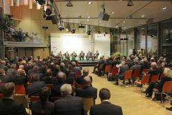 Mit großem Interesse verfolgten über 250 Zuschauer das Internationale Wirtschaftspodium in der Akademie der Künste.