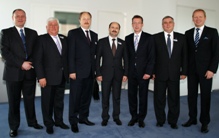 Personen auf dem Foto v.l.n.r.

- Aureliu Ciocoi, Geschäftsträger a.i., Moldauische Botschaft Berlin
- Vladimir Didilica, Vize-Präsident, HIK Moldau
- Marcel Raducan, Minister für Bauen und Regionale Entwicklung der Republik Moldau
- Valeriu Lazar, Vizepremierminister und Minister für Wirtschaft der Republik Moldau
- René Kohl, Hauptgeschäftsführer, IHK Potsdam
- Gheorghe Cucu, Präsident, HIK Moldau
- Prof. Dr. Rainer Lindner, Geschäftsführer, Ost-Ausschuss der Deutschen Wirtschaft