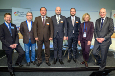 Gemeinsam weiterkommen: GAA-Geschäftsführer Dr. Per Brodersen, Unternehmer Kajrat Bisatajew, Minister Jerbol Karaschukejew, Minister Vladimir Bolea, Vizeminister Markyan Dmytrasevych und Dr. Petra Laux (Syngenta Group) mit GAA-Ländersprecher für Ukraine und Zentralasien, Dirk Stratmann (v.l., Foto: GAA)