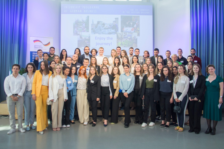 51 Stipendiatinnen und Stipendiaten absolvieren in diesem Jahr Praktika in deutschen Unternehmen. Fotograf: Jürgen Scheer