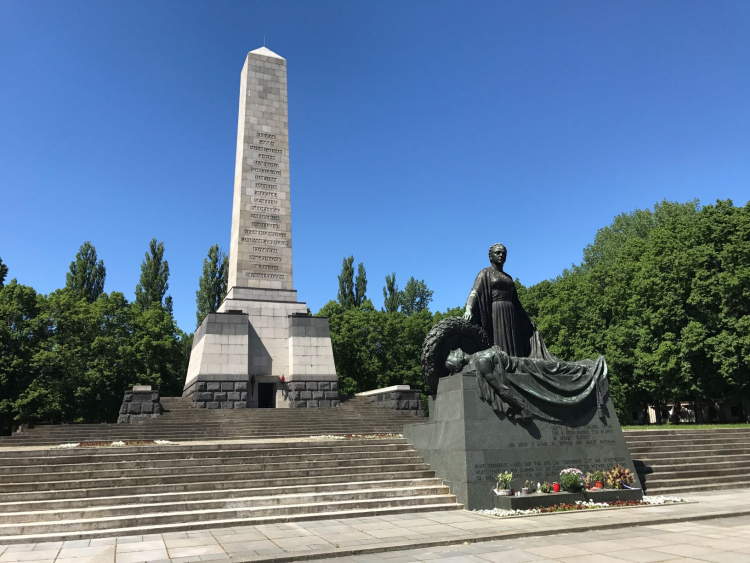 Sowjetische Ehrenmal in Schönholz. Foto: A. Metz