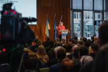 Angela Merkel nimmt erneut an der Deutsch-Ukrainischen Wirtschaftskonferenz teil, Foto: Nils Hasenau