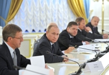 Wladimir Putin und Eckhard Cordes beim Ost-Ausschuss-Wirtschaftsgespräch im November 2011 in Moskau. Foto: Pressedienst der Regierung der Russischen Föderation