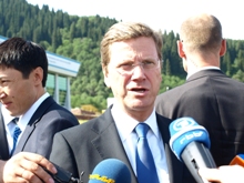 Bundesaußenminister Guido Westerwelle beim Gipfeltreffen der OECD-Außenminister in der Nähe von Almaty. Foto: Eduard Kinsbruner