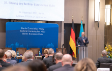 Der stellvertretende Außenminister der Republik Kasachstan Roman Vassilenko betonte die gute bestehende Kooperation beider Länder in seiner Begrüßung, Foto: OA/ N. Nemtschinowa