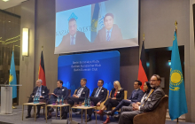 Geballte finanzielle Power: Podiumsdiskussion mit Vertreterinnen und Vertretern deutscher und kasachischer Finanzierungs- und Förderinstitutionen beim BEK. Foto: Evgenija Temnaja