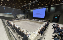 Die Delegation im Gespräch mit Wirtschaftsminister Jabbarov. Foto: C. Himmighoffen