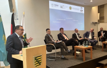 Der Botschafter Kasachstans in Berlin Nurlan Onzhanov warb eindringlich um deutsch-kasachische Kooperationen im Rohstoffsektor. Foto: Andreas Metz