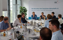 20 Personen im Ost-Ausschuss und 70 Interessierte, die online zugeschaltet sind, im Gespräch mit Jekaterina Schulmann, Foto: E. Temnaya