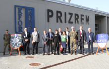 Besuch der OAOEV-Wirtschaftsdelegation im Feldlager der Bundeswehr in Prizren. Foto: KFOR
