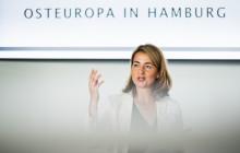 OAOEV-Präsidiumsmitglied Schöne begrüßte die Gäste in Hamburg. Foto: KLU/J. Konitzki