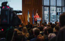 Angela Merkel nimmt erneut an der Deutsch-Ukrainischen Wirtschaftskonferenz teil, Foto: Nils Hasenau