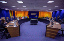 Im Gespräch mit Vize-Premierminister Besnik Bislimi; Foto: Arber Berisha