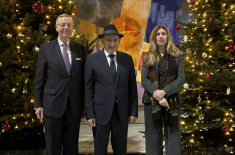 Paschinyan wurde im Haus der Deutschen Wirtschaft von Ost-Ausschuss-Geschäftsführer Michael Harms und DIHK-Bereichsleiterin Nicole Renvert begrüßt. Foto: A. Metz