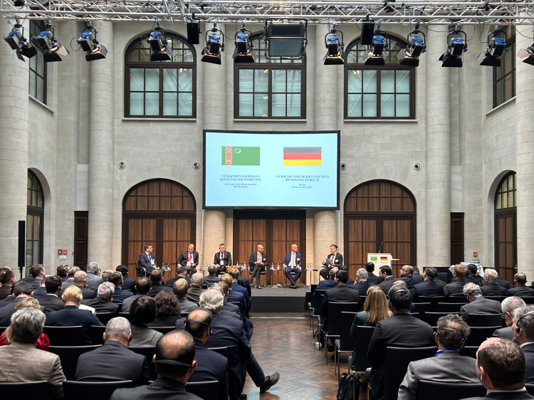 Rund 200 Gäste nahmen am Deutsch-Turkmenischen Business Forum im Berliner Humboldt Carré teil. Foto: A. Metz