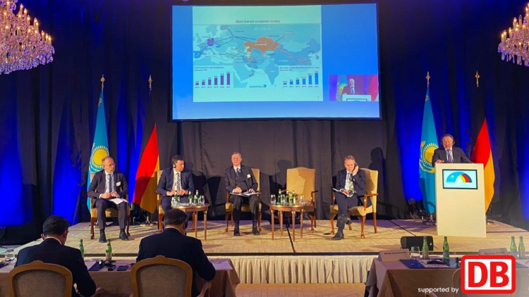 Podiumsdiskussion „Zukunft aktiv gestalten – wirtschaftliche Schwerpunkte der Zusammenarbeit“; Foto: OA/A. Metz 