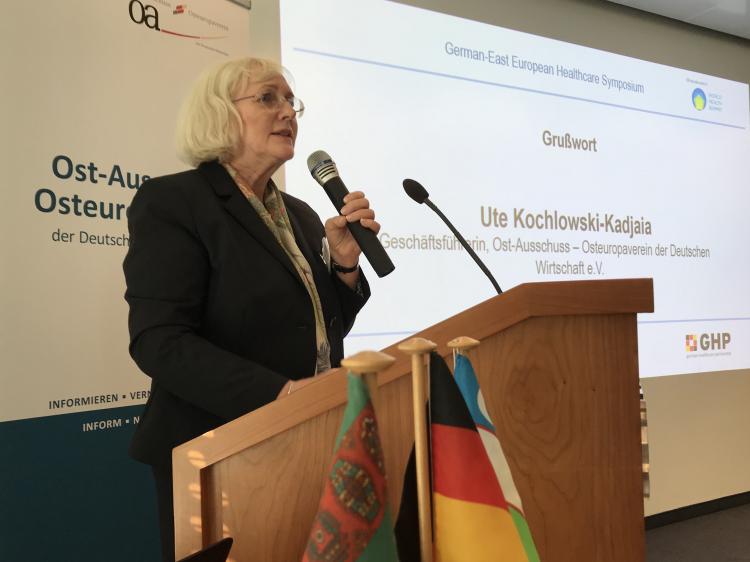 Ute Kochlowski-Kadjaia, Geschäftsführerin des OAOEV, eröffnete das Healthcare-Symposium. Foto: Andreas Metz