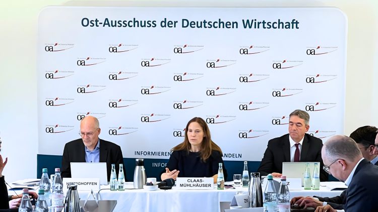 Die Ost‑Ausschuss‑Vorsitzende Cathrina Claas‑Mühlhäuser bei der Jahresauftakt‑Pressekonferenz. Foto: Ost-Ausschuss
