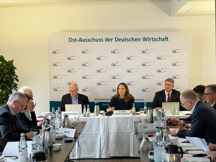Die Ost‑Ausschuss‑Vorsitzende Cathrina Claas‑Mühlhäuser bei der Jahresauftakt‑Pressekonferenz. Foto: Ost-Ausschuss
