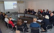 In verschiedenen Round-Tables konnten sich die Teilnehmer zu spezifischen Themen austauschen. Im Bild: Diskussionsrunde zur Tourismusindustrie. Foto: GIZ