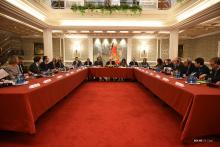 Premierminister Markovic empfing die OAOEV-Delegation zum Meinungsaustausch. Foto: Regierung Montenegro