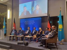Geballte finanzielle Power: Podiumsdiskussion mit Vertreterinnen und Vertretern deutscher und kasachischer Finanzierungs- und Förderinstitutionen beim BEK. Foto: Evgenija Temnaja