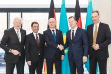v.l.n.r.: Oberbürgermeister Ullrich Sierau,  Botschafter der Republik Kasachstan Dauren Karipov, Vize-Premierminister Roman Sklyar, OAOEV-Vorsitzender Oliver Hermes, Burkhard Dahmen, SMS group GmbH; Foto: Wilo