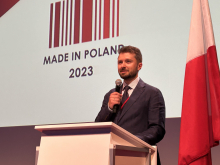 Adrian Stadnicki, Regionaldirektor des Ost-Ausschusses, beschrieb in seinem Grußwort die Erfolge der deutsch-polnischen Wirtschaftspartnerschaft. Foto: A. Metz