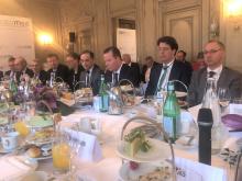 Der OAOEV-Vorsitzende Hermes (3.v.li.) beim Unternehmerfrühstück mit Außenminister Maas. Foto: OAOEV